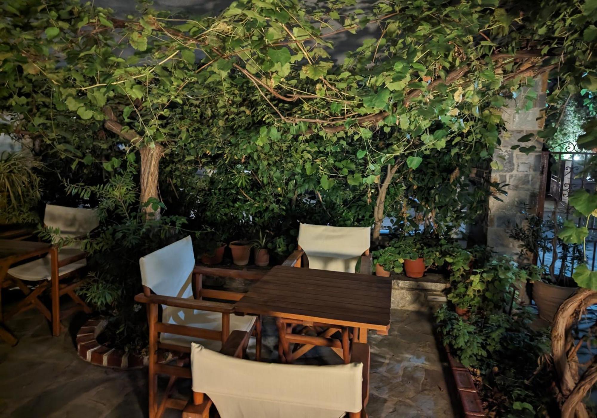 Guesthouse Christos Skopelos Town Exterior photo
