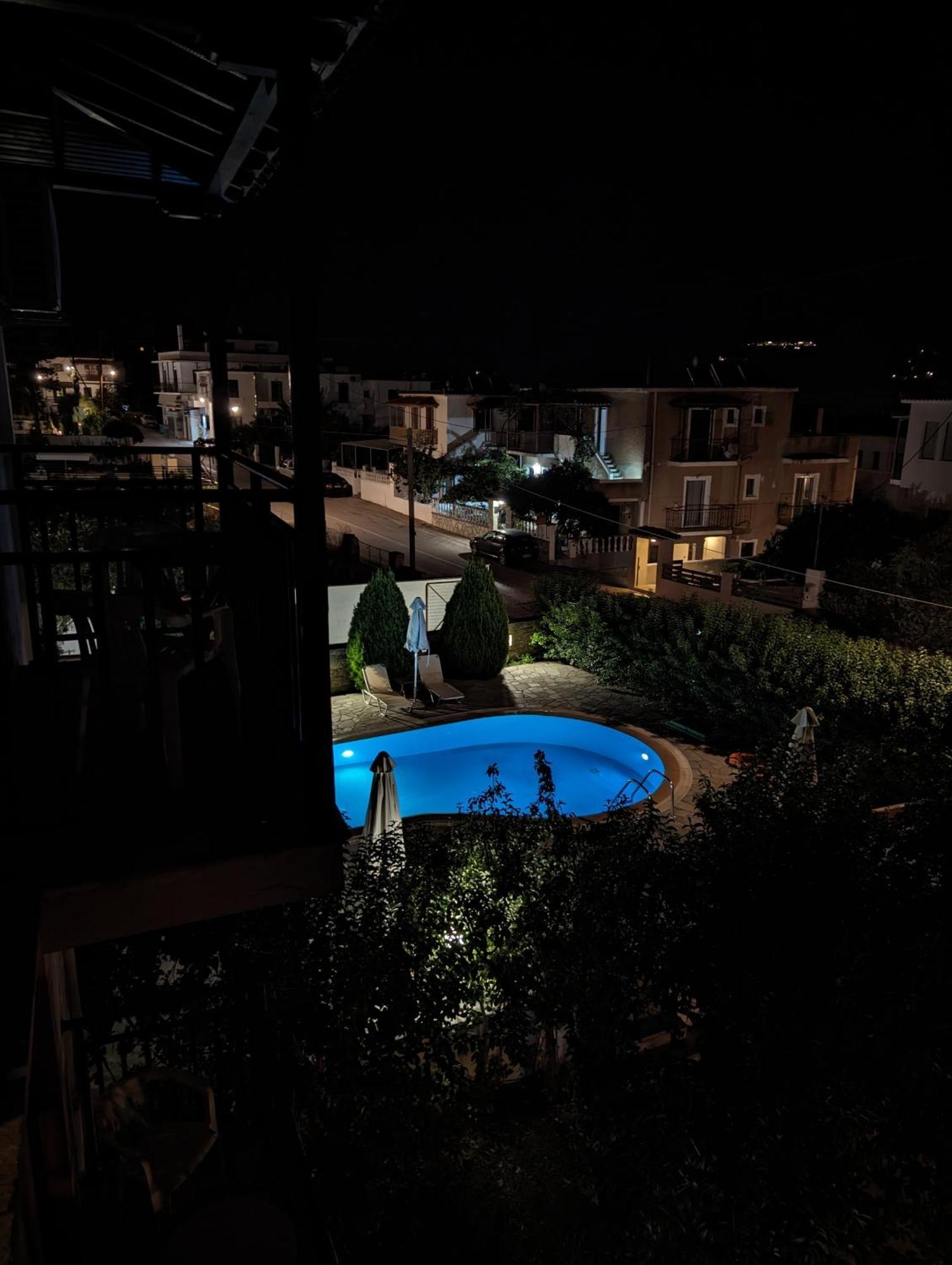Guesthouse Christos Skopelos Town Exterior photo