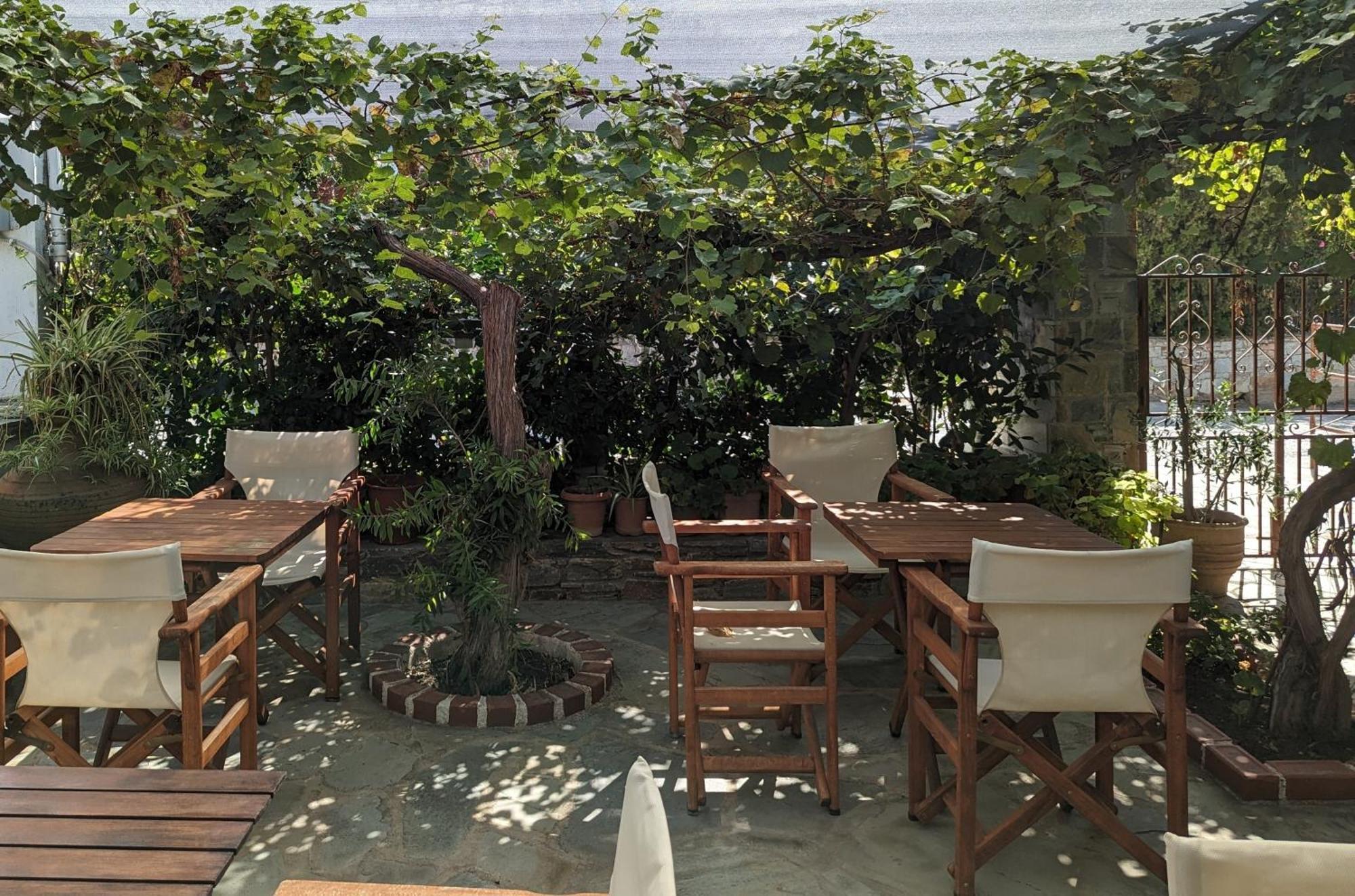 Guesthouse Christos Skopelos Town Exterior photo