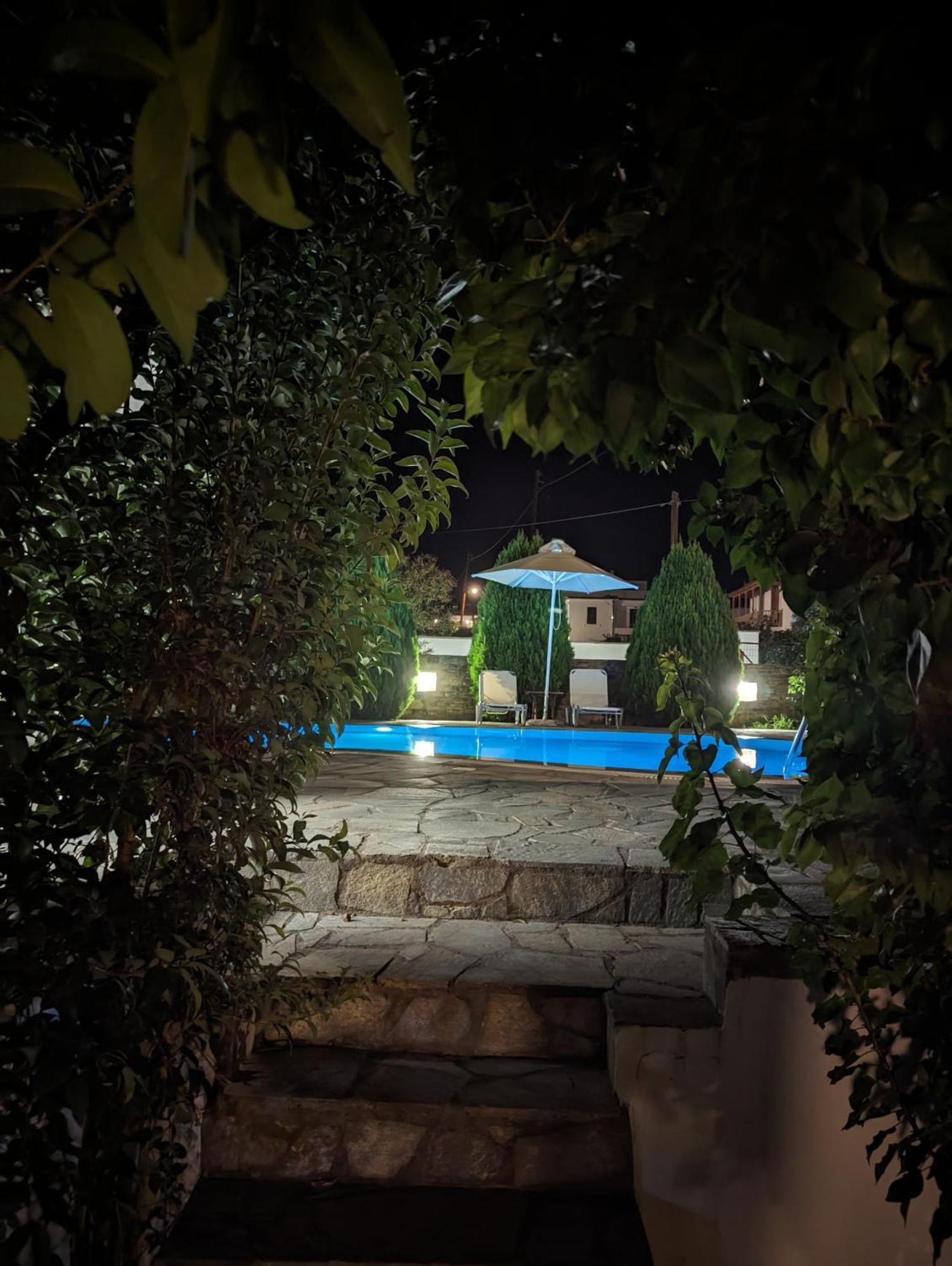 Guesthouse Christos Skopelos Town Exterior photo